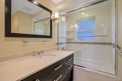 305 Stratton Road, New Rochelle, NY 10804 - Photo 19