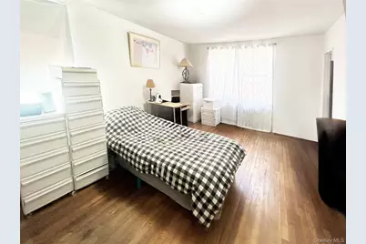 142-05 Roosevelt Avenue #412, Flushing, NY 11354 - Photo 5