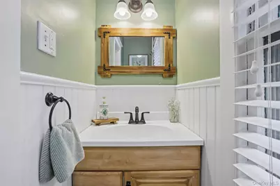 75 Chestnut Avenue, Pelham, NY 10803 - Photo 23