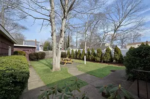 9 Inwood Ave, Selden, NY 11784 - Photo 27