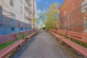 2552 E 7th St, Brooklyn, NY 11235 - Photo 3