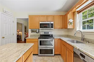 43 Ramblewood Dr, Newburgh, NY 12550 - Photo 15