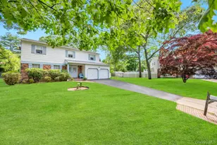 32 Chatham Woods Dr, Centereach, NY 11720 - Photo 3