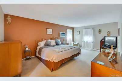 32 Chatham Woods Drive, Centereach, NY 11720 - Photo 23
