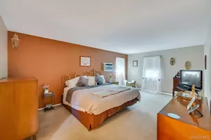 32 Chatham Woods Dr, Centereach, NY 11720 - Photo 23