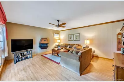 32 Chatham Woods Drive, Centereach, NY 11720 - Photo 17
