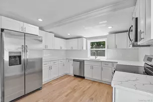7600 Main Rd, East Marion, NY 11939 - Photo 3