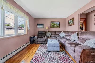 11 Windsor Street, Islip, NY 11751 - Photo 11