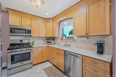 11 Windsor Street, Islip, NY 11751 - Photo 15