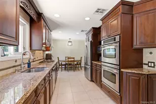 60 Tulipwood Dr, Commack, NY 11725 - Photo 9