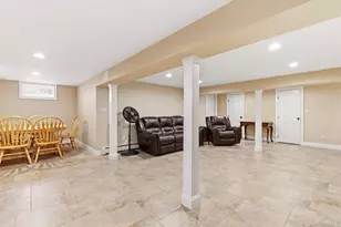 60 Tulipwood Dr, Commack, NY 11725 - Photo 27