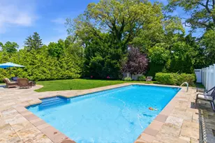 60 Tulipwood Dr, Commack, NY 11725 - Photo 31