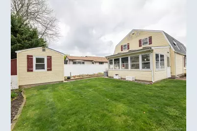 2080 Seamans Neck Road, Seaford, NY 11783 - Photo 7