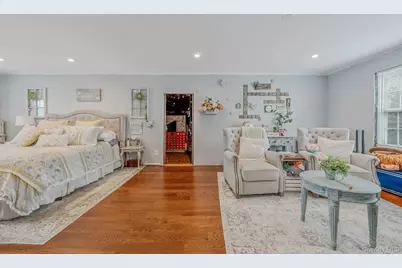 1582 Little Neck Avenue, North Bellmore, NY 11710 - Photo 21