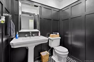 322 Rose Ln, Smithtown, NY 11787 - Photo 9