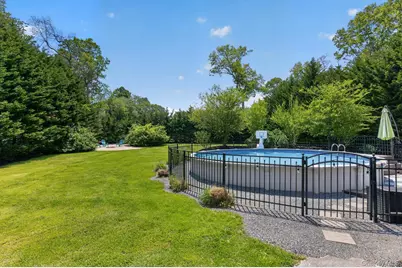 322 Rose Lane, Smithtown, NY 11787 - Photo 37