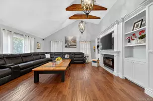 322 Rose Ln, Smithtown, NY 11787 - Photo 5