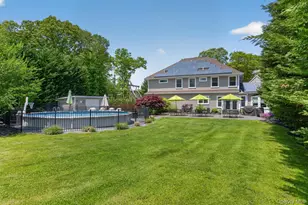 322 Rose Ln, Smithtown, NY 11787 - Photo 35