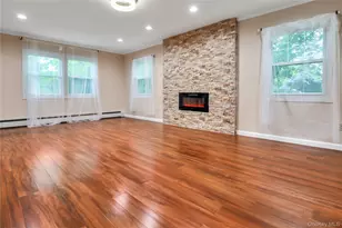 40 Seabrook Ln, Stony Brook, NY 11790 - Photo 3