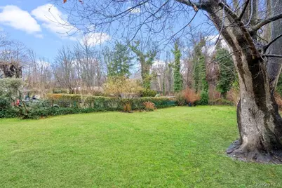 43 Van Nostrand Avenue, Great Neck, NY 11024 - Photo 25