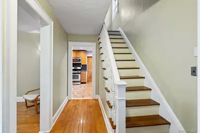 43 Van Nostrand Avenue, Great Neck, NY 11024 - Photo 5