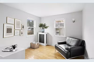 43 Van Nostrand Avenue, Great Neck, NY 11024 - Photo 17
