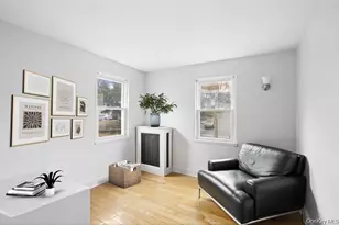 43 Van Nostrand Ave, Great Neck, NY 11024 - Photo 17
