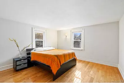 43 Van Nostrand Avenue, Great Neck, NY 11024 - Photo 13