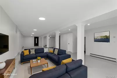 27-09 Utopia Parkway, Flushing, NY 11358 - Photo 15