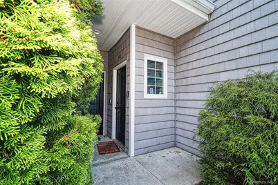 402 Okeefe Court, Oakdale, NY 11769 - Photo 3