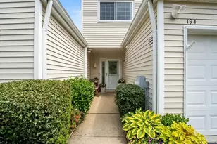 194 Gothic Cir, Manorville, NY 11949 - Photo 3