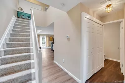 194 Gothic Circle, Manorville, NY 11949 - Photo 5