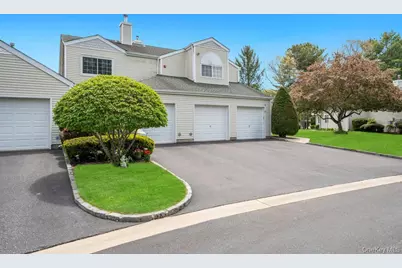 194 Gothic Circle, Manorville, NY 11949 - Photo 33