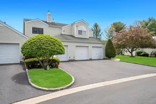194 Gothic Cir, Manorville, NY 11949 - Photo 33