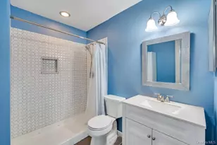 194 Gothic Cir, Manorville, NY 11949 - Photo 23