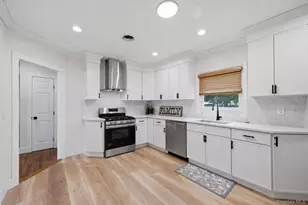 231 Maple St, Medford, NY 11763 - Photo 3