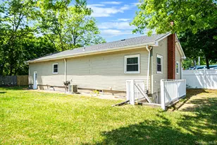 231 Maple St, Medford, NY 11763 - Photo 23