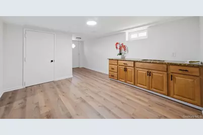 231 Maple Street, Medford, NY 11763 - Photo 15