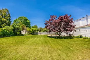 8 Lisa Ct, Medford, NY 11763 - Photo 29