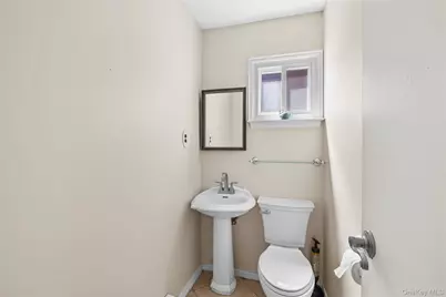 8 Lisa Court, Medford, NY 11763 - Photo 17