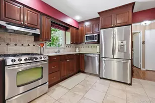 41 Semon Rd, Huntington, NY 11743 - Photo 5