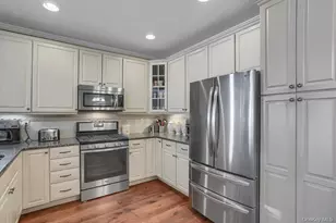 2814 Bennington Dr, Fishkill, NY 12524 - Photo 3