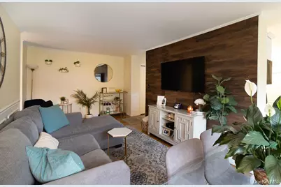 2449 Building J Union Blvd #36A, Islip, NY 11751 - Photo 5