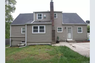 43 Washington Heights Street, Selden, NY 11784 - Photo 3