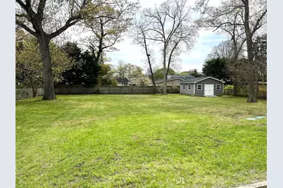 66-68 Hawthorne, East Islip, NY 11730 - Photo 15