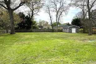 66-68 Hawthorne, East Islip, NY 11730 - Photo 15