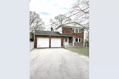 66-68 Hawthorne, East Islip, NY 11730 - Photo 3