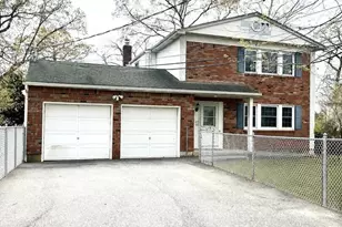66-68 Hawthorne, East Islip, NY 11730 - Photo 3