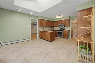 75 Summit Dr, Smithtown, NY 11787 - Photo 13