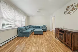 75 Summit Dr, Smithtown, NY 11787 - Photo 17